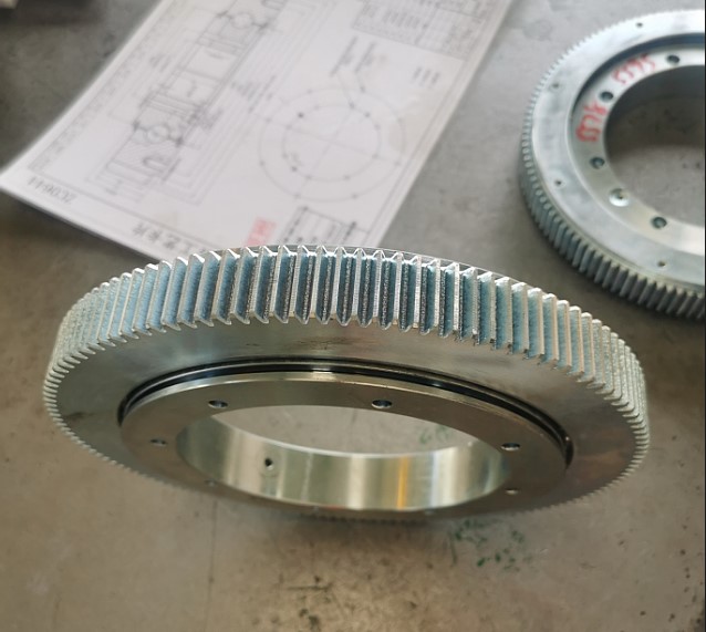 The Surface Treatment of Slewing bearings Painting, Zinc spraying
